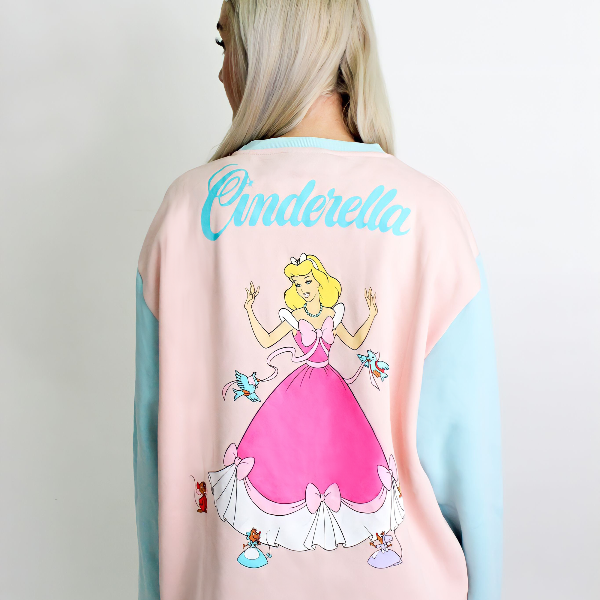 Disneys Cinderella Pink Dress Crewneck Cakeworthy 2XL Disneys Cinderella Pink Dress Crewneck Cakeworthy 2XL